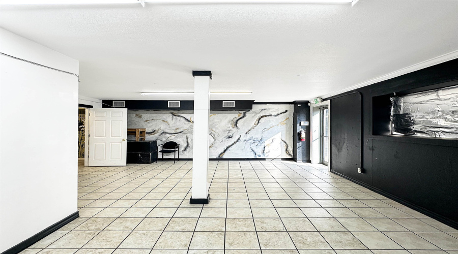 608 Gale St, Laredo, Texas 78041, 1 Room Rooms,2 BathroomsBathrooms,Commercial retail/office,For Rent,608 Gale St,20260338