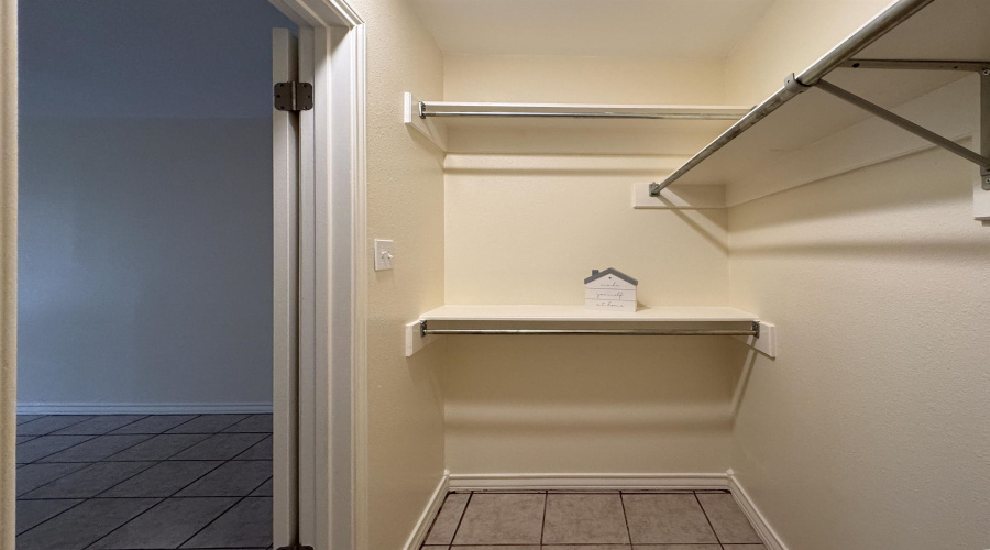 304 Anthony Ln, Laredo, Texas 78046, 3 Bedrooms Bedrooms, 5 Rooms Rooms,2 BathroomsBathrooms,Residential,For Sale,304 Anthony Ln,20252313