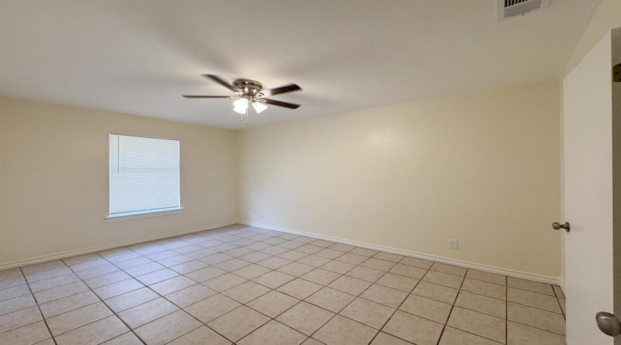 304 Anthony Ln, Laredo, Texas 78046, 3 Bedrooms Bedrooms, 5 Rooms Rooms,2 BathroomsBathrooms,Residential,For Sale,304 Anthony Ln,20252313