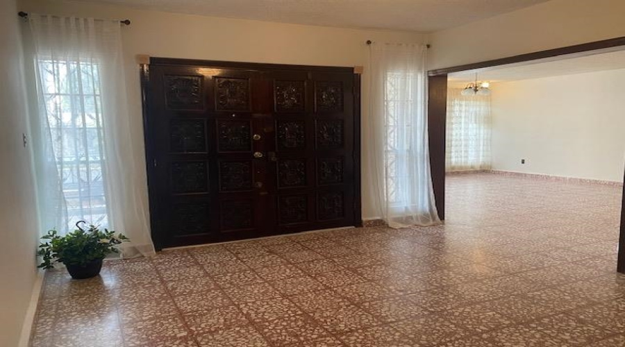 2010 Guerrero St, Laredo, Texas 78043, 3 Bedrooms Bedrooms, 6 Rooms Rooms,2 BathroomsBathrooms,Residential,For Rent,2010 Guerrero St,20260328