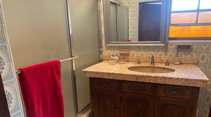 2010 Guerrero St, Laredo, Texas 78043, 3 Bedrooms Bedrooms, 6 Rooms Rooms,2 BathroomsBathrooms,Residential,For Rent,2010 Guerrero St,20260328