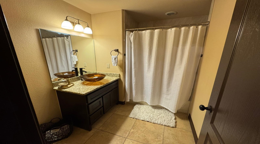 207 Desert Palm Dr., LAREDO, Texas 78045, 3 Bedrooms Bedrooms, 6 Rooms Rooms,2 BathroomsBathrooms,Residential,For Sale,207 Desert Palm Dr.,20260330