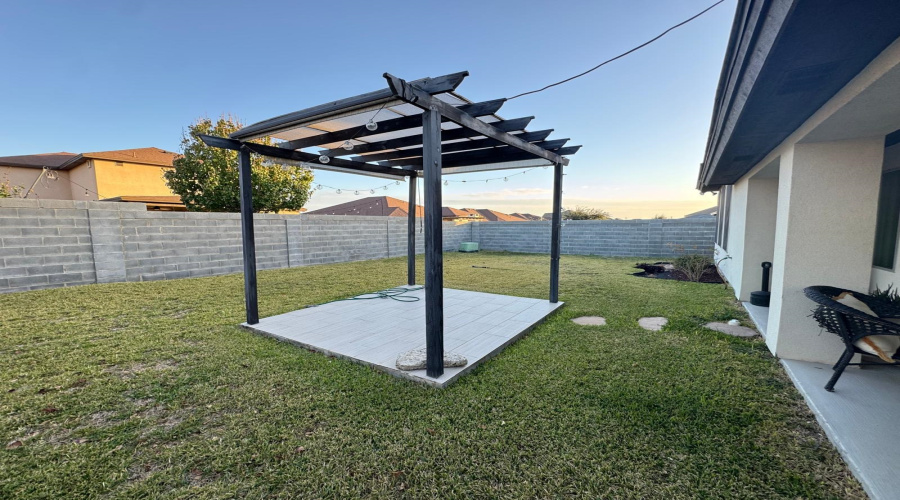 207 Desert Palm Dr., LAREDO, Texas 78045, 3 Bedrooms Bedrooms, 6 Rooms Rooms,2 BathroomsBathrooms,Residential,For Sale,207 Desert Palm Dr.,20260330