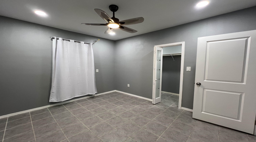 404 Morales, El Cenizo, Texas 78046-0000, 3 Bedrooms Bedrooms, 5 Rooms Rooms,2 BathroomsBathrooms,Residential,For Sale,404 Morales,20260332