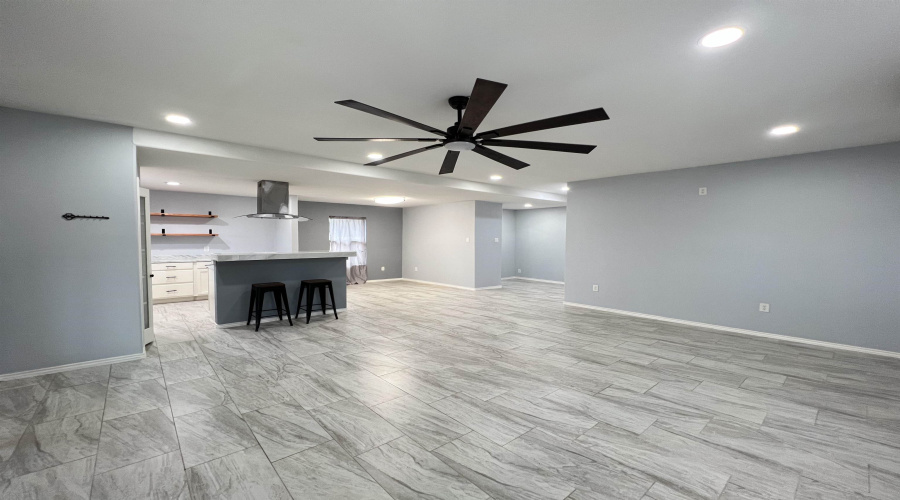 404 Morales, El Cenizo, Texas 78046-0000, 3 Bedrooms Bedrooms, 5 Rooms Rooms,2 BathroomsBathrooms,Residential,For Sale,404 Morales,20260332