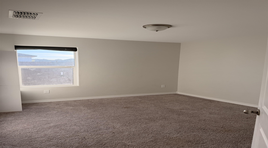 3501 Joaquin Ponce, Laredo, Texas 78045-6, 4 Bedrooms Bedrooms, 7 Rooms Rooms,2 BathroomsBathrooms,Residential,For Sale,3501 Joaquin Ponce,20260335