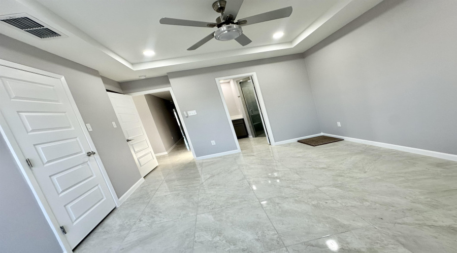 17204 Running Doe St, Laredo, Texas 78045-0000, 4 Bedrooms Bedrooms, 6 Rooms Rooms,2 BathroomsBathrooms,Residential,For Sale,17204 Running Doe St,20260337