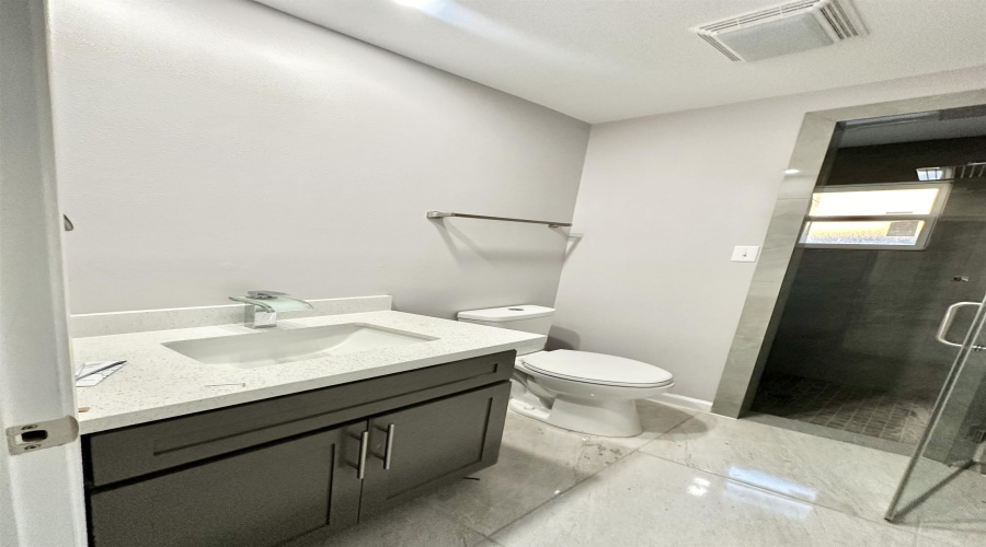 17204 Running Doe St, Laredo, Texas 78045-0000, 4 Bedrooms Bedrooms, 6 Rooms Rooms,2 BathroomsBathrooms,Residential,For Sale,17204 Running Doe St,20260337