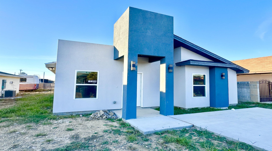 17204 Running Doe St, Laredo, Texas 78045-0000, 4 Bedrooms Bedrooms, 6 Rooms Rooms,2 BathroomsBathrooms,Residential,For Sale,17204 Running Doe St,20260337