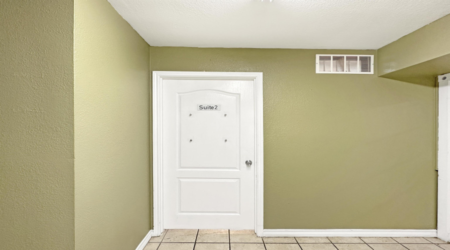 608 Gale St, Laredo, Texas 78041, 1 Room Rooms,2 BathroomsBathrooms,Commercial retail/office,For Rent,608 Gale St,20260340