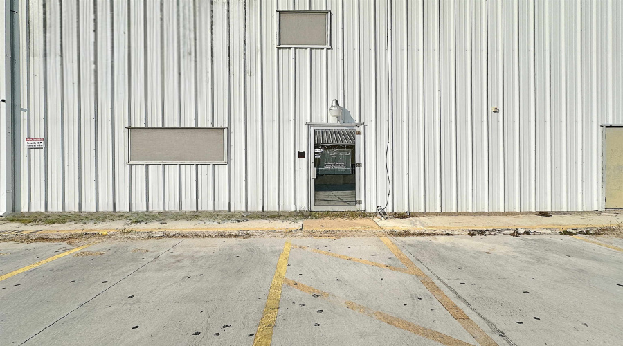 608 Gale St, Laredo, Texas 78041, 1 Room Rooms,2 BathroomsBathrooms,Commercial retail/office,For Rent,608 Gale St,20260340