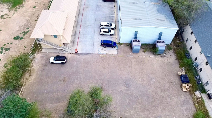 608 Gale St, Laredo, Texas 78041, 1 Room Rooms,2 BathroomsBathrooms,Commercial retail/office,For Rent,608 Gale St,20260340