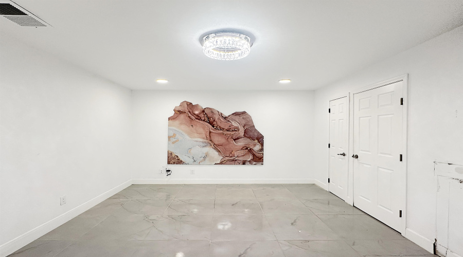 608 Gale St, Laredo, Texas 78041, 1 Room Rooms,2 BathroomsBathrooms,Commercial retail/office,For Rent,608 Gale St,20260341