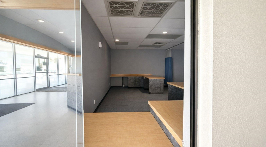 5502 San Bernardo Ave, Laredo, Texas 78041, ,4 BathroomsBathrooms,Commercial retail/office,For Rent,5502 San Bernardo Ave,20260347