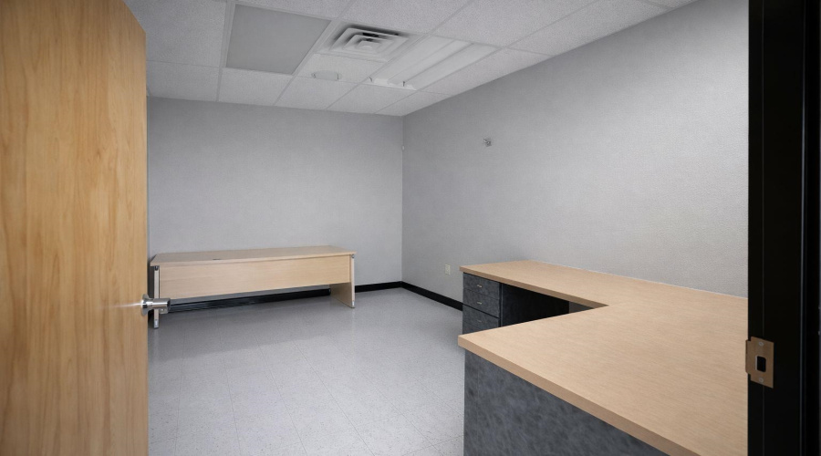 5502 San Bernardo Ave, Laredo, Texas 78041, ,4 BathroomsBathrooms,Commercial retail/office,For Rent,5502 San Bernardo Ave,20260347