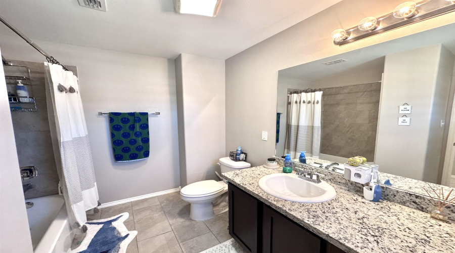 9941 Rosary, Laredo, Texas 78045, 4 Bedrooms Bedrooms, 9 Rooms Rooms,3 BathroomsBathrooms,Residential,For Sale,9941 Rosary,20260346