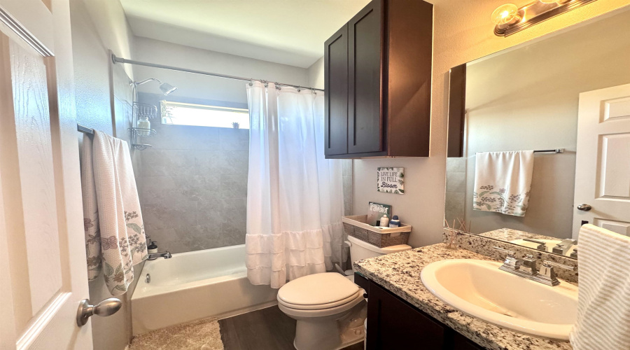 9941 Rosary, Laredo, Texas 78045, 4 Bedrooms Bedrooms, 9 Rooms Rooms,3 BathroomsBathrooms,Residential,For Sale,9941 Rosary,20260346