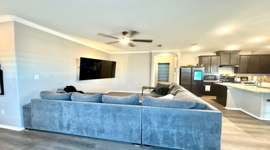 9941 Rosary, Laredo, Texas 78045, 4 Bedrooms Bedrooms, 9 Rooms Rooms,3 BathroomsBathrooms,Residential,For Sale,9941 Rosary,20260346