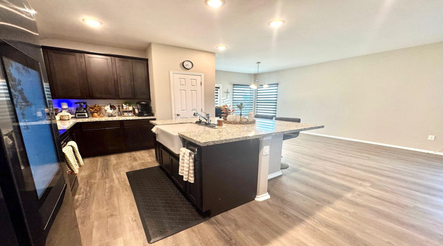 9941 Rosary, Laredo, Texas 78045, 4 Bedrooms Bedrooms, 9 Rooms Rooms,3 BathroomsBathrooms,Residential,For Sale,9941 Rosary,20260346