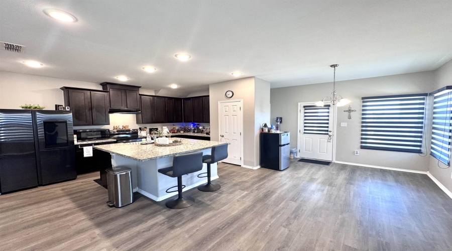 9941 Rosary, Laredo, Texas 78045, 4 Bedrooms Bedrooms, 9 Rooms Rooms,3 BathroomsBathrooms,Residential,For Sale,9941 Rosary,20260346