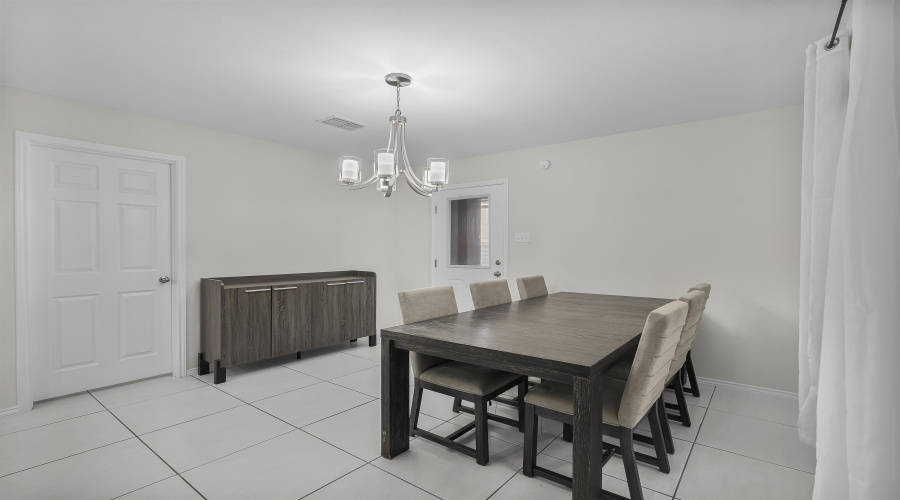 3216 Charolais Dr., Laredo, Texas 78046, 4 Bedrooms Bedrooms, 7 Rooms Rooms,2 BathroomsBathrooms,Residential,For Sale,3216 Charolais Dr.,20260348