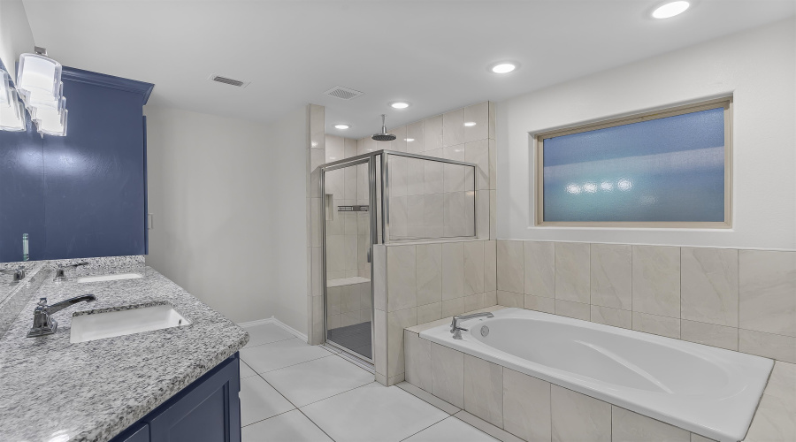 3216 Charolais Dr., Laredo, Texas 78046, 4 Bedrooms Bedrooms, 7 Rooms Rooms,2 BathroomsBathrooms,Residential,For Sale,3216 Charolais Dr.,20260348