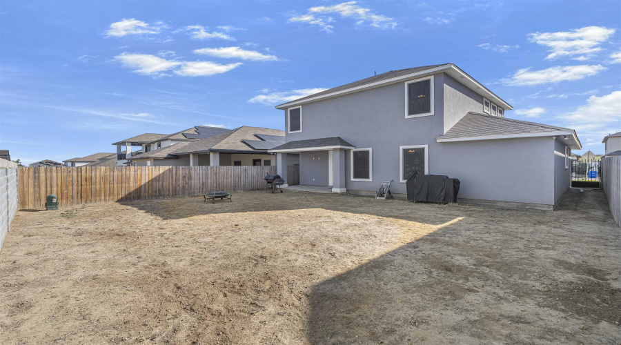 3216 Charolais Dr., Laredo, Texas 78046, 4 Bedrooms Bedrooms, 7 Rooms Rooms,2 BathroomsBathrooms,Residential,For Sale,3216 Charolais Dr.,20260348