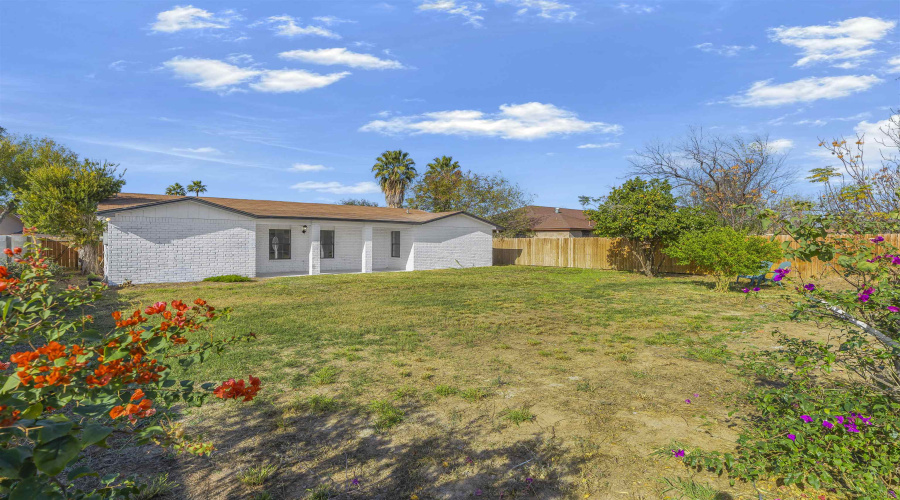 119 Kentucky St, LAREDO, Texas 78041, 3 Bedrooms Bedrooms, 4 Rooms Rooms,2 BathroomsBathrooms,Residential,For Sale,119 Kentucky St,20260350