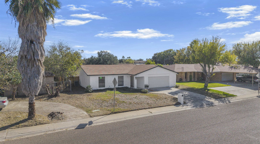 119 Kentucky St, LAREDO, Texas 78041, 3 Bedrooms Bedrooms, 4 Rooms Rooms,2 BathroomsBathrooms,Residential,For Sale,119 Kentucky St,20260350