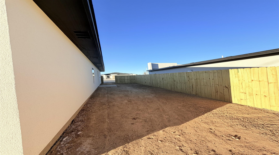 2917 Earthhaven Dr., Laredo, Texas 78046, 3 Bedrooms Bedrooms, 5 Rooms Rooms,2 BathroomsBathrooms,Residential,For Sale,2917 Earthhaven Dr.,20260353