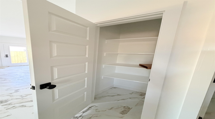 2917 Earthhaven Dr., Laredo, Texas 78046, 3 Bedrooms Bedrooms, 5 Rooms Rooms,2 BathroomsBathrooms,Residential,For Sale,2917 Earthhaven Dr.,20260353