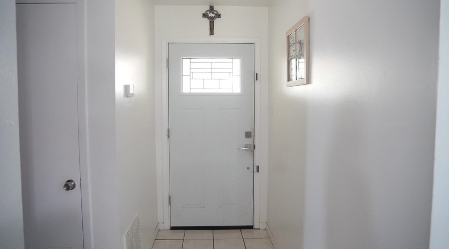 210 E Clayton St, Hebbronville, Texas 78361, 3 Bedrooms Bedrooms, 7 Rooms Rooms,2 BathroomsBathrooms,Residential,For Sale,210 E Clayton St,20260354