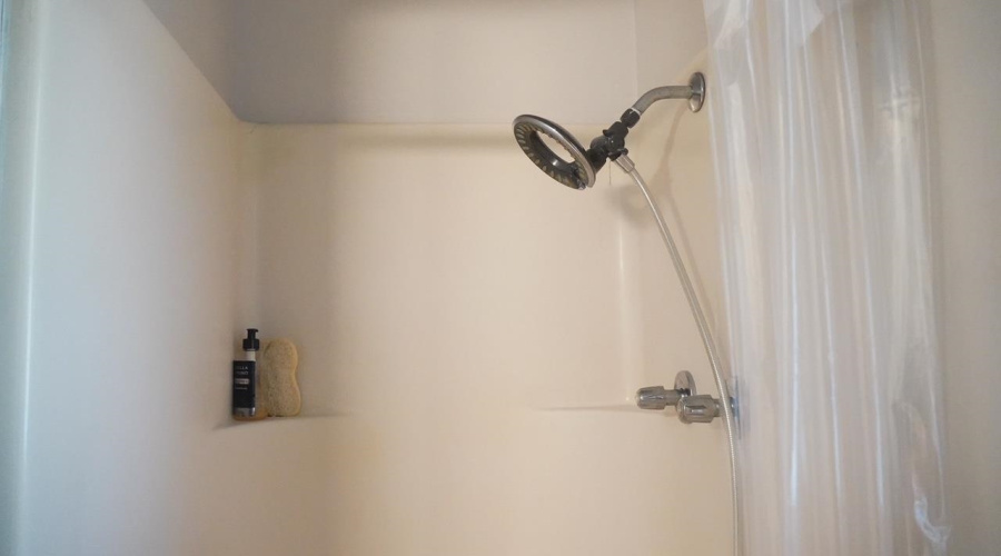 210 E Clayton St, Hebbronville, Texas 78361, 3 Bedrooms Bedrooms, 7 Rooms Rooms,2 BathroomsBathrooms,Residential,For Sale,210 E Clayton St,20260354