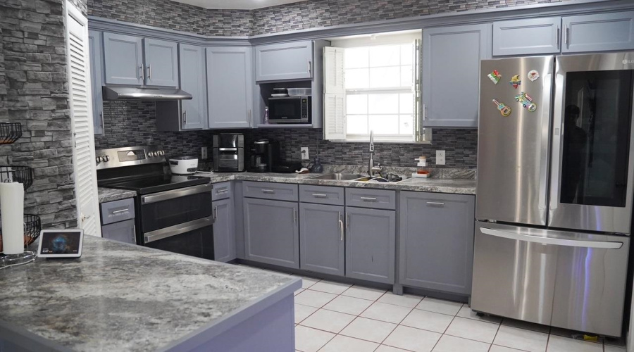 210 E Clayton St, Hebbronville, Texas 78361, 3 Bedrooms Bedrooms, 7 Rooms Rooms,2 BathroomsBathrooms,Residential,For Sale,210 E Clayton St,20260354