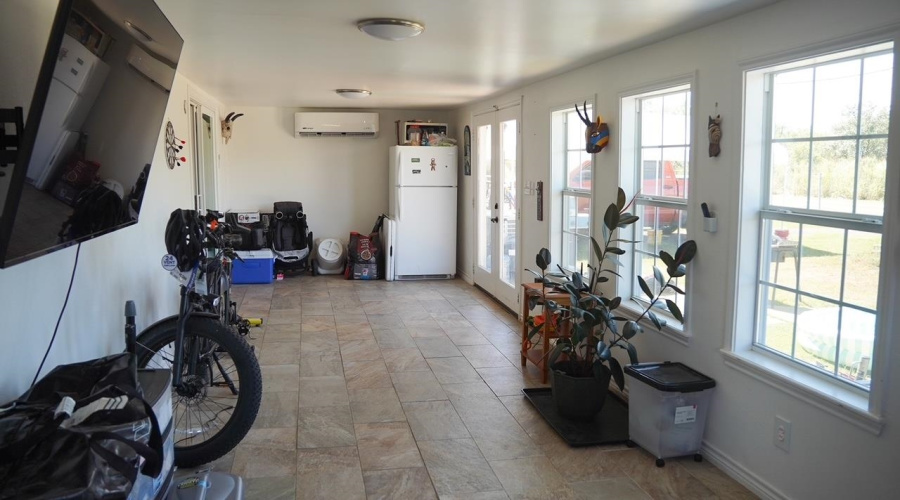 210 E Clayton St, Hebbronville, Texas 78361, 3 Bedrooms Bedrooms, 7 Rooms Rooms,2 BathroomsBathrooms,Residential,For Sale,210 E Clayton St,20260354