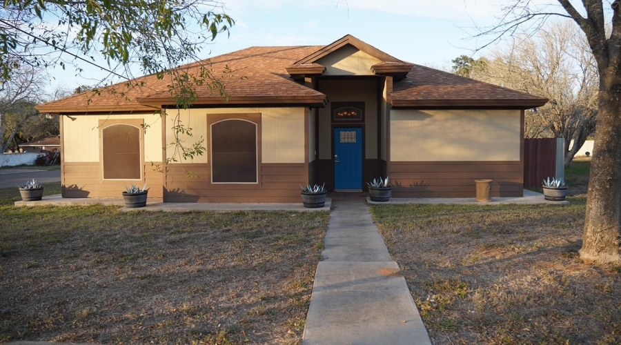 710 W Viggo St, Hebbronville, Texas 78361, 3 Bedrooms Bedrooms, 5 Rooms Rooms,2 BathroomsBathrooms,Residential,For Sale,710 W Viggo St,20260355