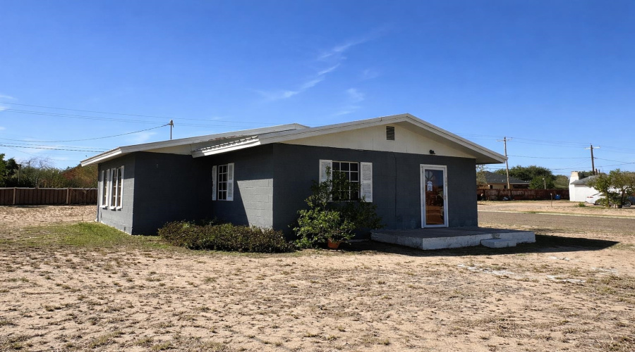 709 Delmar St., Zapata, Texas 78076, 2 Bedrooms Bedrooms, 4 Rooms Rooms,1 BathroomBathrooms,Residential,For Sale,709 Delmar St.,20260356
