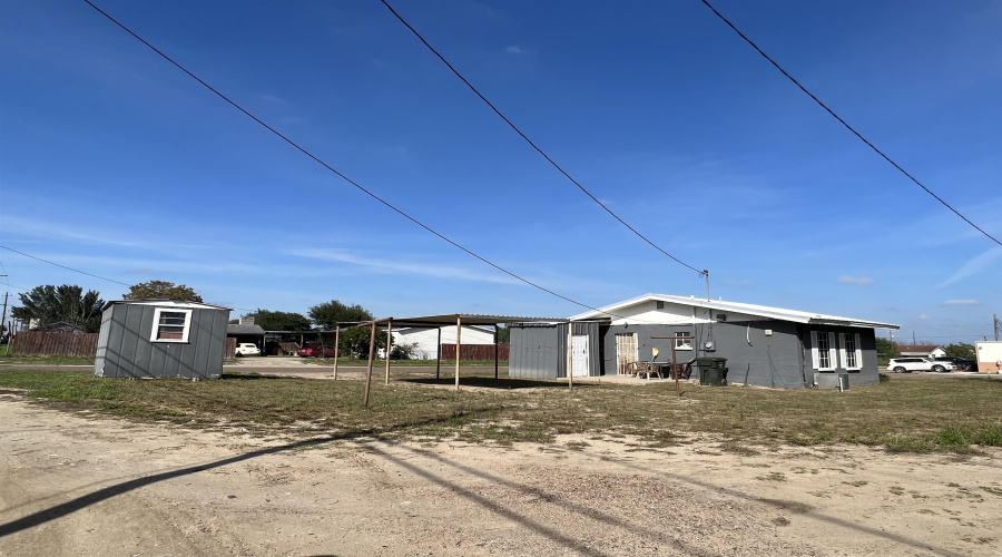 709 Delmar St., Zapata, Texas 78076, 2 Bedrooms Bedrooms, 4 Rooms Rooms,1 BathroomBathrooms,Residential,For Sale,709 Delmar St.,20260356
