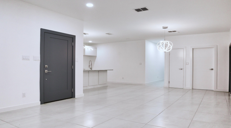 5017 Servando Dr, Laredo, Texas 78046, 2 Bedrooms Bedrooms, 5 Rooms Rooms,2 BathroomsBathrooms,Residential,For Sale,5017 Servando Dr,20260357