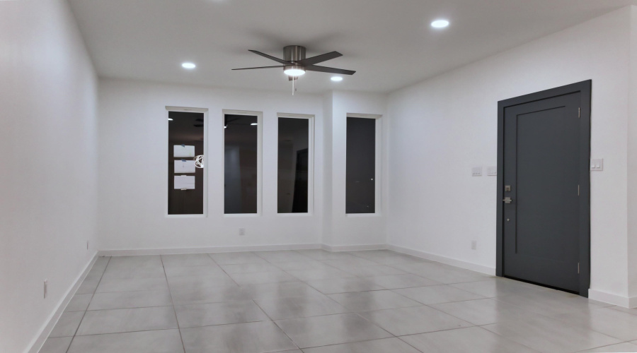 5017 Servando Dr, Laredo, Texas 78046, 2 Bedrooms Bedrooms, 5 Rooms Rooms,2 BathroomsBathrooms,Residential,For Sale,5017 Servando Dr,20260357