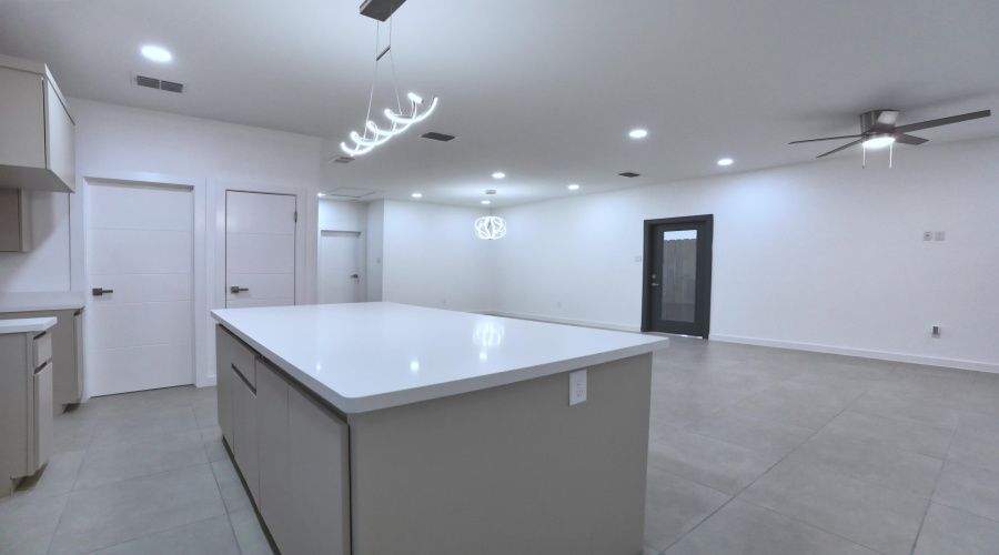 5019 Servando Dr, Laredo, Texas 78046, 3 Bedrooms Bedrooms, 5 Rooms Rooms,2 BathroomsBathrooms,Residential,For Sale,5019 Servando Dr,20260358