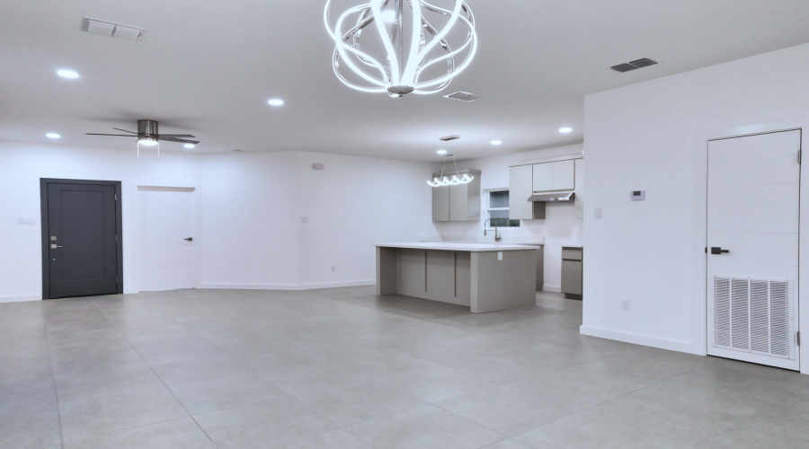 5019 Servando Dr, Laredo, Texas 78046, 3 Bedrooms Bedrooms, 5 Rooms Rooms,2 BathroomsBathrooms,Residential,For Sale,5019 Servando Dr,20260358