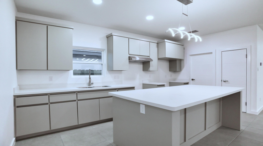 5019 Servando Dr, Laredo, Texas 78046, 3 Bedrooms Bedrooms, 5 Rooms Rooms,2 BathroomsBathrooms,Residential,For Sale,5019 Servando Dr,20260358