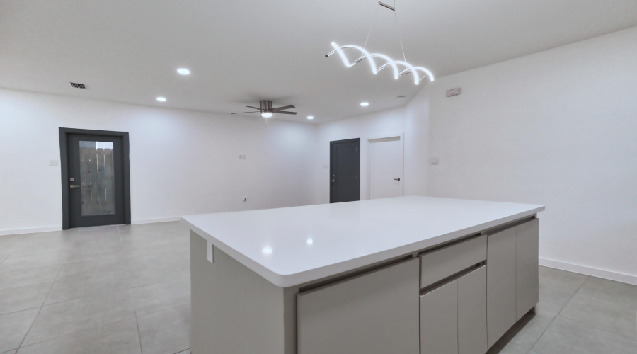 5019 Servando Dr, Laredo, Texas 78046, 3 Bedrooms Bedrooms, 5 Rooms Rooms,2 BathroomsBathrooms,Residential,For Sale,5019 Servando Dr,20260358