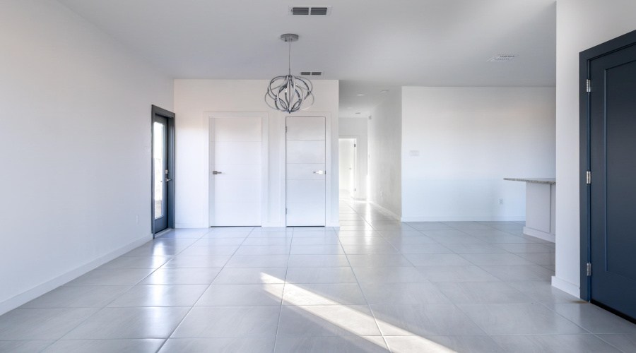 5021 Servando Dr, Laredo, Texas 78046, 3 Bedrooms Bedrooms, 5 Rooms Rooms,2 BathroomsBathrooms,Residential,For Sale,5021 Servando Dr,20260359