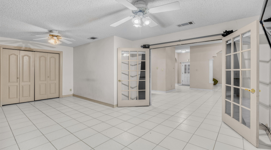 3004 Crest Oak Cir, Laredo, Texas 78045, 4 Bedrooms Bedrooms, 7 Rooms Rooms,2 BathroomsBathrooms,Residential,For Sale,3004 Crest Oak Cir,20260364