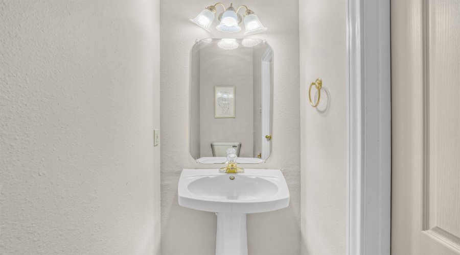 3004 Crest Oak Cir, Laredo, Texas 78045, 4 Bedrooms Bedrooms, 7 Rooms Rooms,2 BathroomsBathrooms,Residential,For Sale,3004 Crest Oak Cir,20260364