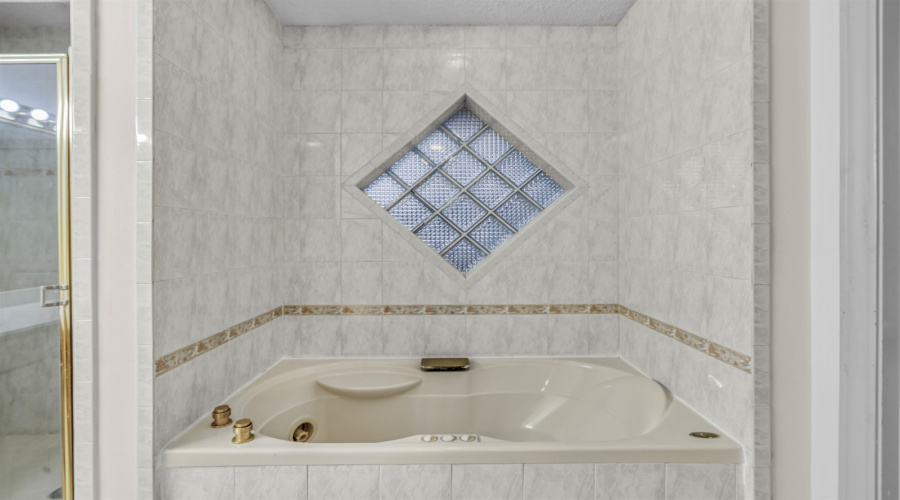 3004 Crest Oak Cir, Laredo, Texas 78045, 4 Bedrooms Bedrooms, 7 Rooms Rooms,2 BathroomsBathrooms,Residential,For Sale,3004 Crest Oak Cir,20260364