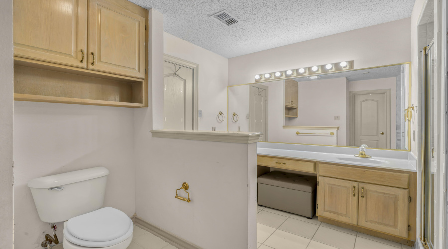 3004 Crest Oak Cir, Laredo, Texas 78045, 4 Bedrooms Bedrooms, 7 Rooms Rooms,2 BathroomsBathrooms,Residential,For Sale,3004 Crest Oak Cir,20260364