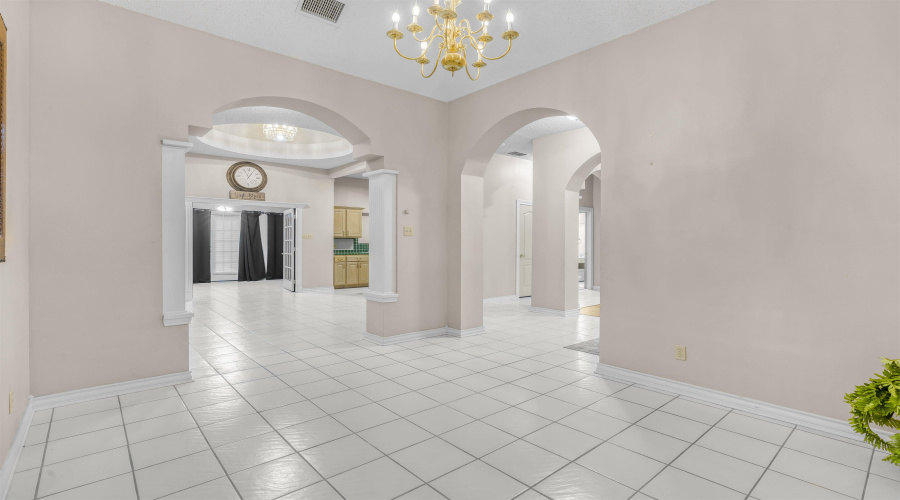 3004 Crest Oak Cir, Laredo, Texas 78045, 4 Bedrooms Bedrooms, 7 Rooms Rooms,2 BathroomsBathrooms,Residential,For Sale,3004 Crest Oak Cir,20260364